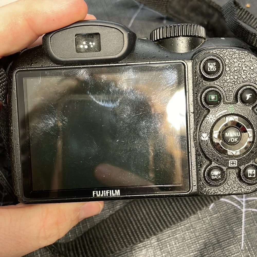 Fujifilm Finepix S1800 Camera